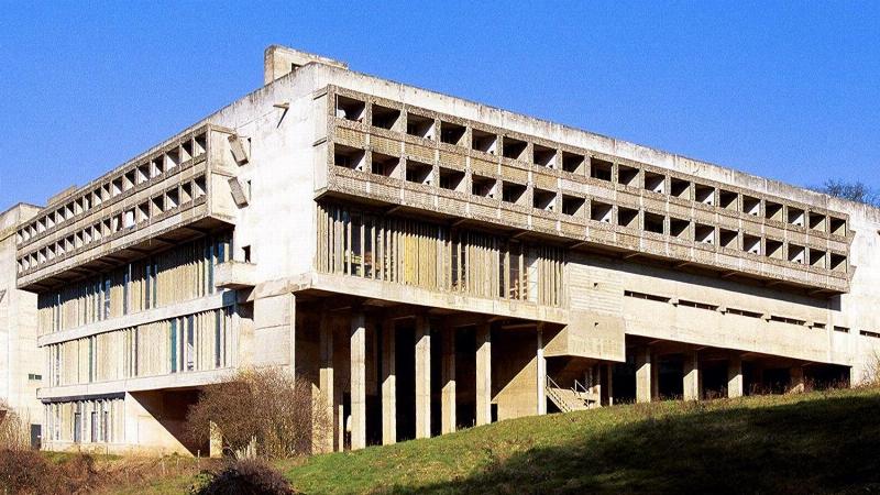 Le Corbusier Couvent de la Tourette intégration paysagère